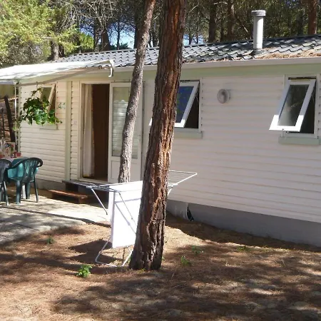 Dom wakacyjny Beautiful Mobile Home In Sorso With Shared Pool